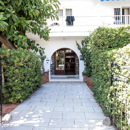 Guest house Port Fornells (adults Only) 2*